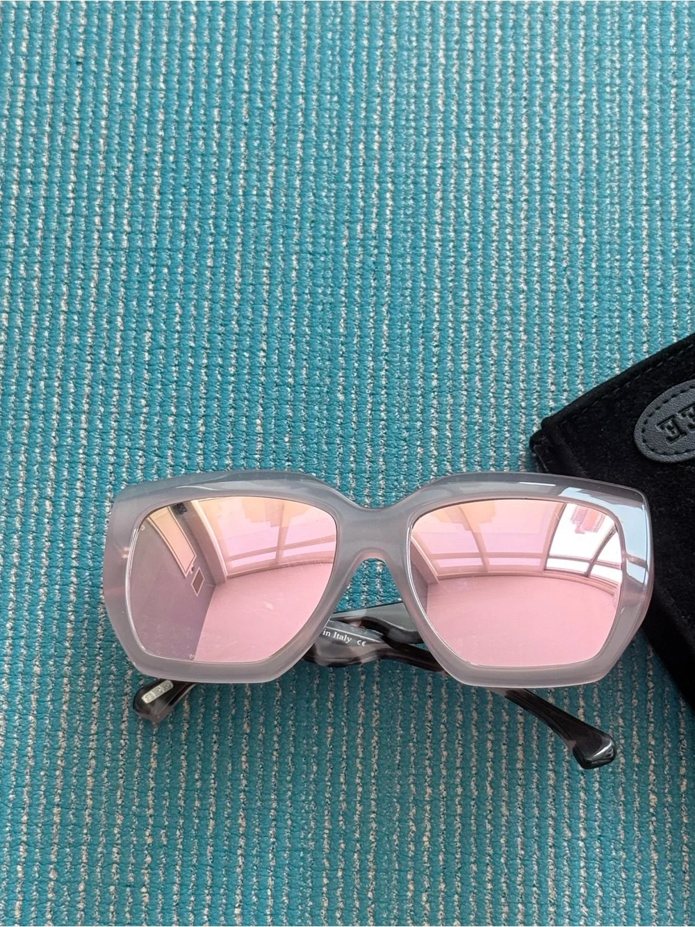 White Sunglasses by - Modern Women's Accessory